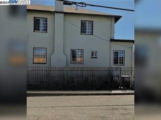 Property in Oakland, CA thumbnail 1