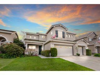 Property in Gilroy, CA 95020 thumbnail 1