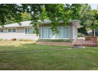 Property in Waverly, IA 50677 thumbnail 2