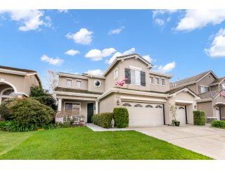 Property in Gilroy, CA 95020 thumbnail 2