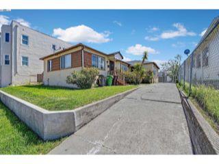 Property in Oakland, CA thumbnail 1