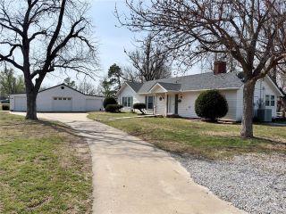 Property in Chickasha, OK thumbnail 6