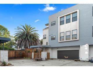 Property in San Jose - West, CA 95129 thumbnail 1