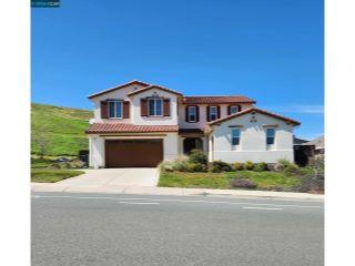 Property in Pittsburg, CA thumbnail 5