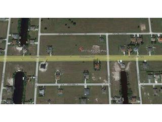 Property in Cape Coral, FL thumbnail 6
