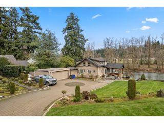 Property in Gladstone, OR thumbnail 4