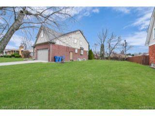 Property in Dearborn Heights, MI 48127 thumbnail 2
