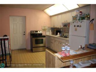 Property in Fort Lauderdale, FL 33334 thumbnail 2