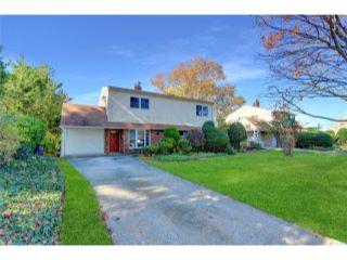 Property in Levittown, NY 11756 thumbnail 2