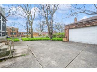 Property in Chicago, IL 60645 thumbnail 2