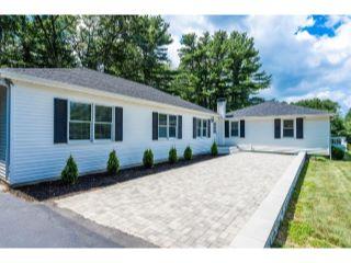 Property in Wrentham, MA thumbnail 5