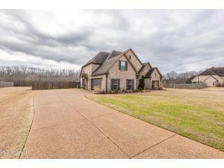 Property in Olive Branch, MS 38654 thumbnail 2