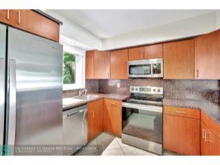 Property in Fort Lauderdale, FL thumbnail 5