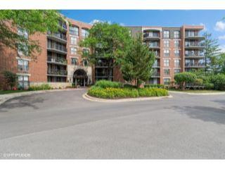 Property in Naperville, IL thumbnail 6