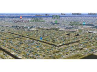 Property in Cape Coral, FL thumbnail 5