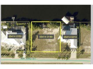 Property in Cape Coral, FL thumbnail 4