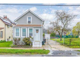 Property in Lindenhurst, NY thumbnail 6