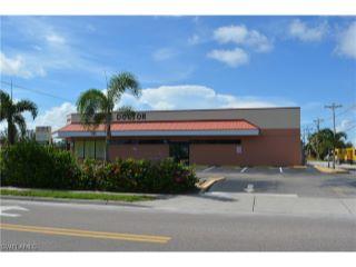 Property in Cape Coral, FL 33990 thumbnail 1