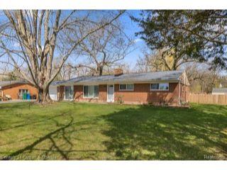 Property in Commerce Charter Township, MI 48382 thumbnail 1