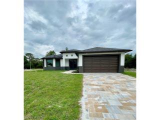 Property in Lehigh Acres, FL thumbnail 6