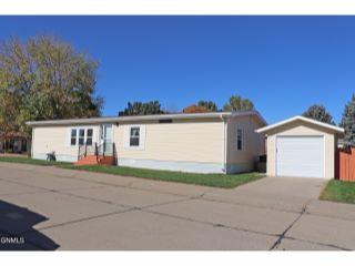 Property in Bismarck, ND thumbnail 5