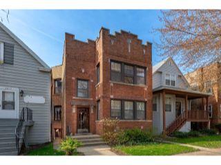 Property in Chicago, IL thumbnail 3