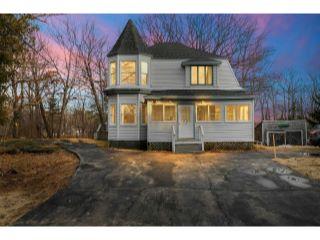 Property in Kittery, ME thumbnail 5