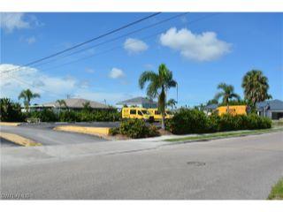 Property in Cape Coral, FL 33990 thumbnail 2