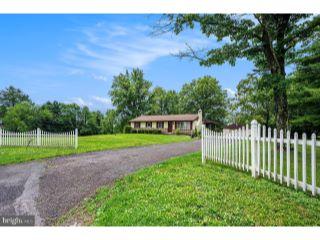 Property in Chalfont, PA thumbnail 6