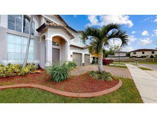 Property in Miami, FL 33196 thumbnail 1