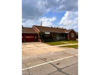 Property in Lorain, OH thumbnail 5