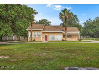 Property in Gulfport, MS thumbnail 5