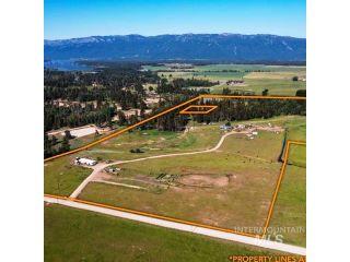 Property in Donnelly, ID thumbnail 4