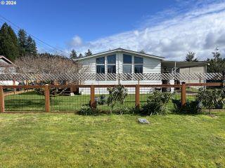 Property in Lakeside, OR thumbnail 4