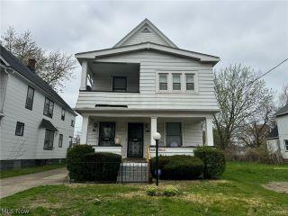 Property in Cleveland, OH thumbnail 3