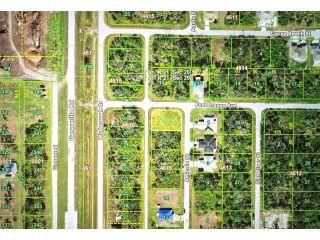 Property in Port Charlotte, FL thumbnail 4