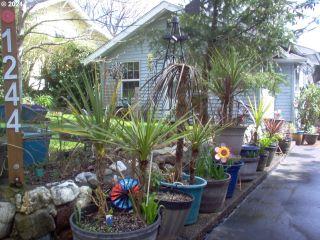 Property in Coos Bay, OR thumbnail 1