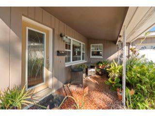 Property in St Petersburg, FL 33712 thumbnail 1