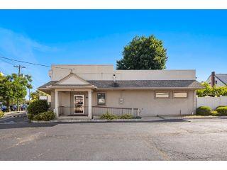Property in Lodi, NJ thumbnail 6