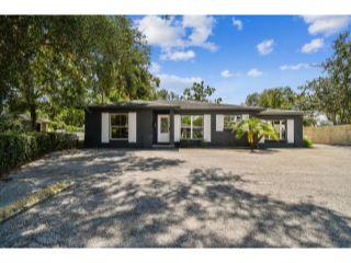 Property in Tampa, FL 33609 thumbnail 2