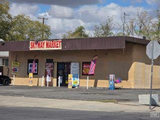 Property in Bakersfield, CA thumbnail 3