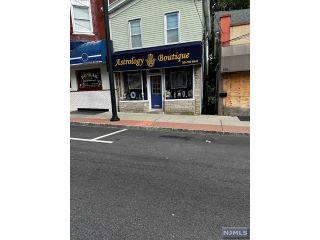 Property in Carlstadt, NJ 07072 thumbnail 2