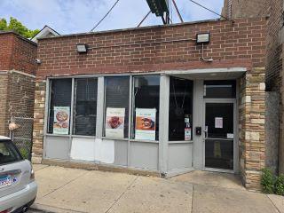 Property in Chicago, IL thumbnail 3