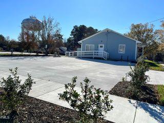 Property in Apex, NC thumbnail 5
