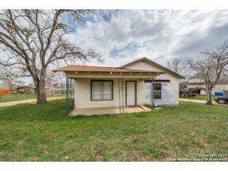 Property in Floresville, TX 78114 thumbnail 1