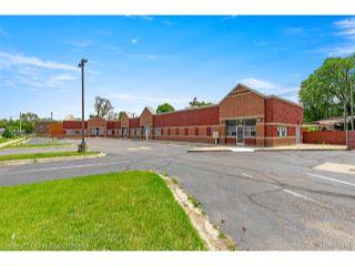 Property in Detroit, MI thumbnail 5