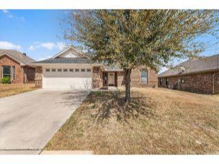 Property in Weatherford, TX thumbnail 2