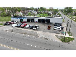Property in Detroit, MI thumbnail 5