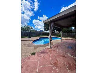 Property in Arlington, TX thumbnail 4