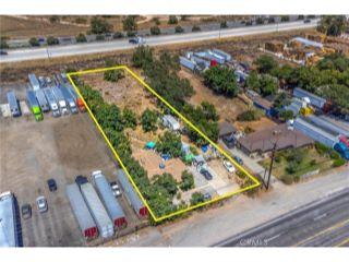 Property in San Bernardino, CA thumbnail 2